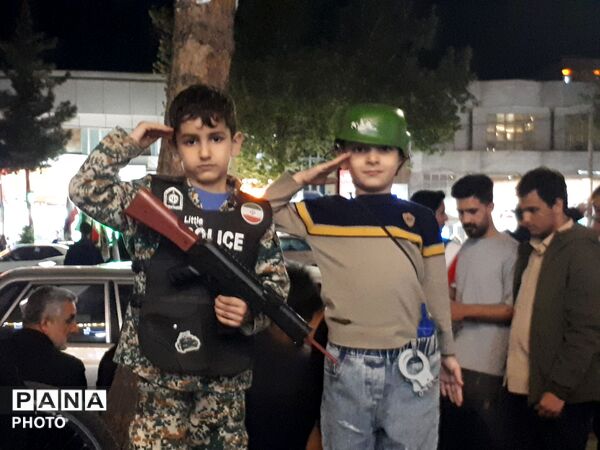 پنجاه وچهار شب در میدان پای کار ایران