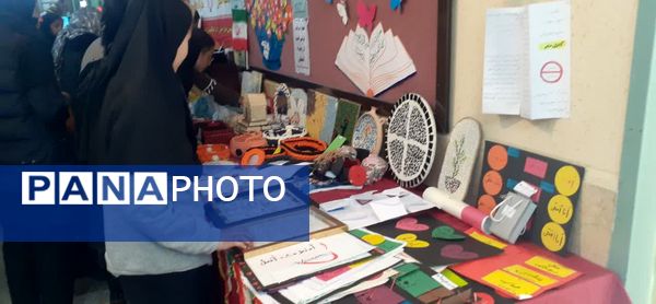 نمایشگاه صنایع دستی و بازارچه‌ای با هدف حمایت از تولیدات داخلی در فیروز آباد 
