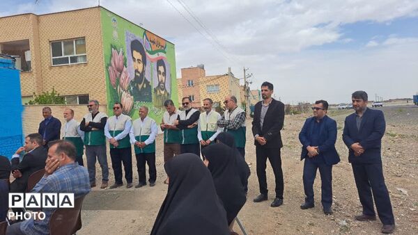 آیین اهتزاز پرچم امام رضا(ع) و رونمایی از دیوارنگاره کودکان میناب در شهر کهک