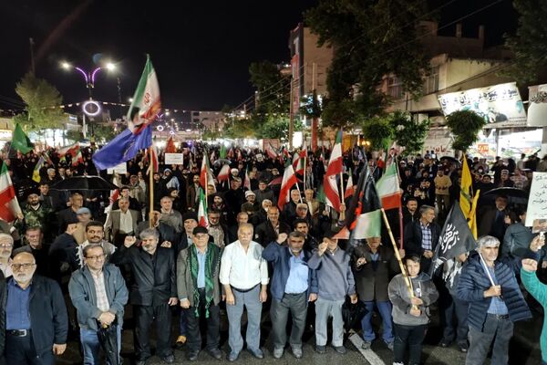 نود شب حضور دهه نودی‌های ساوجبلاغ به عشق ایران