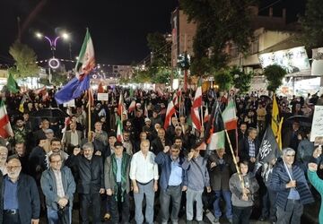 نود شب حضور دهه نودی‌های ساوجبلاغ به عشق ایران