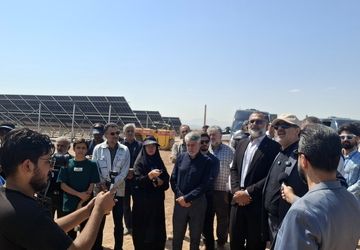 نیروگاه خورشیدی قم تا پایان تابستان 100 مگاوات برق وارد مدار می‌کند