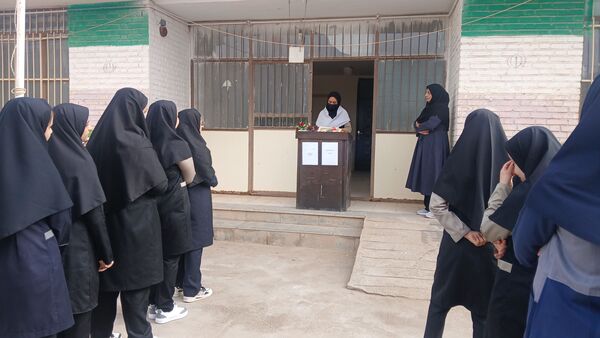 زنگ مهر در مدرسه زکیه برآباد به صدا درآمد