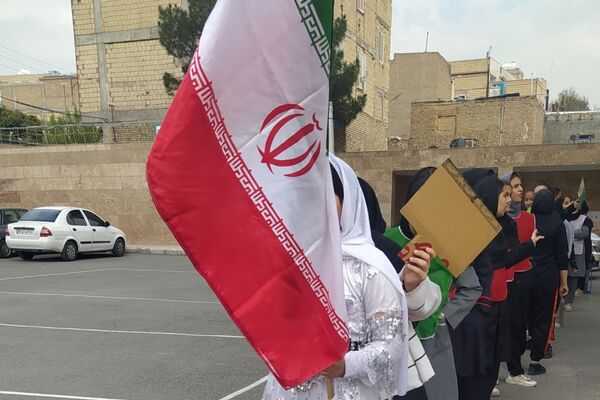 جشن ۲۲ بهمن در دبیرستان شهیدان اسماعیلی‌منش