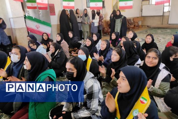 جشن و مولودی خوانی برای میلاد عدل گستر در آموزشگاه صنف پوشاک دو