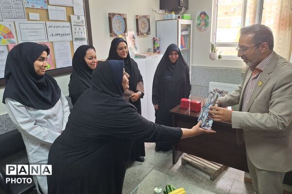 افتتاح اتاق بهداشت مدرسه نور ایمان پردیس به مناسبت  هفته سلامت