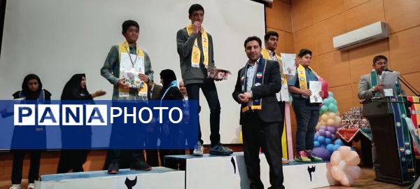 تجلیل از مقام آوران المپیاد رویش ناحیه یک