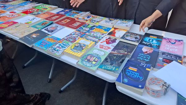 هفته کتاب و کتابخوانی در دبیرستان بهار آزادی قائمشهر