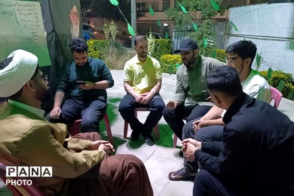  کافه گفتگو نوجوانان مبارز رودهن در تجمعات مردمی شبانه