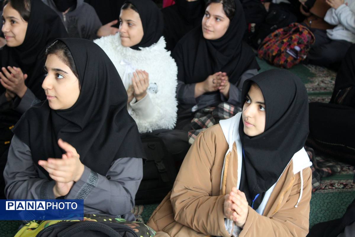 جشن ولادت حضرت علی اکبر (ع) در دبیرستان سید جواد جوادی ناحیه 1 کرج 