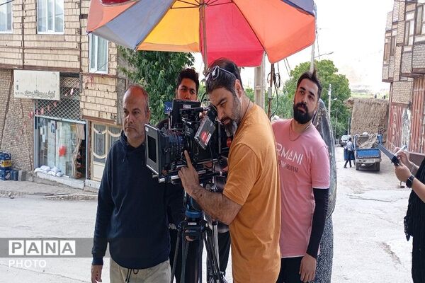 ساخت فیلم سینمایی «دربار» با موضوع ورود رهبر در سال ۱۳۶۵ به شهر بار 