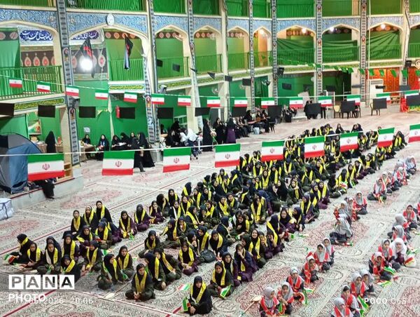 جشن بیست‌وهفتمین سالگرد تاسیس سازمان دانش آموزی توسط پیشتازان یزدی