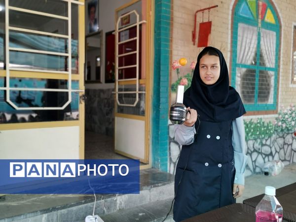 بزرگداشت روز آزمایشگاه در دبیرستان یغمای نیشابوری 