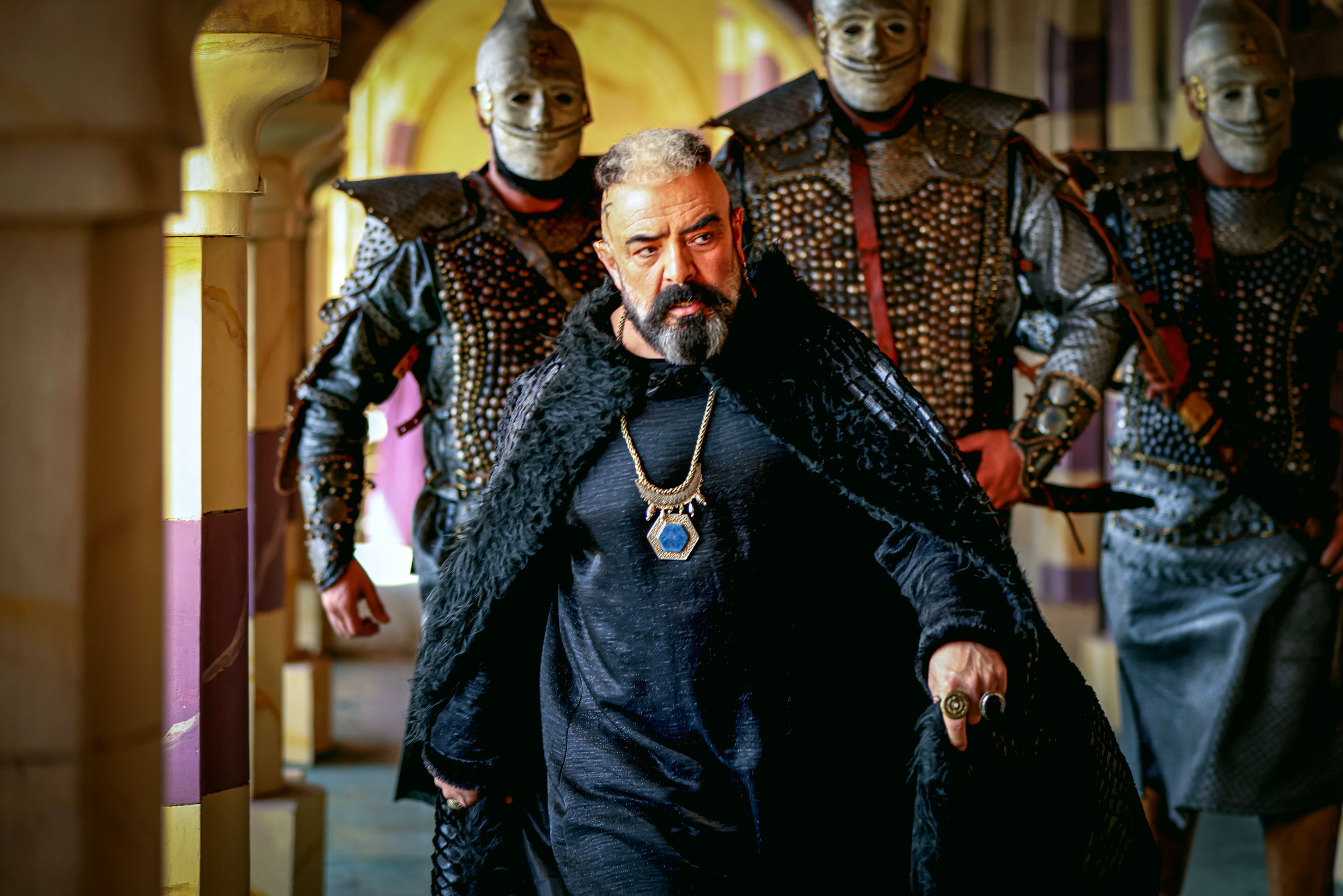 حسن معجونی پادشاه شهر حِلّه شد 