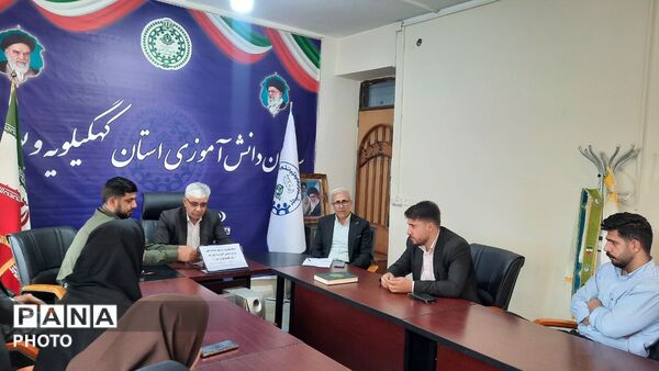 جلسه پیگیری و بررسی فعالیت های سازمان دانش آموزی با محوریت قرارگاه (نوجوان مبارز)