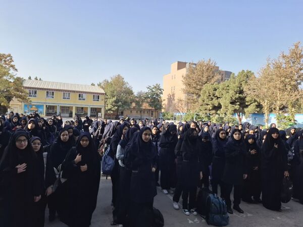 زنگ مهر در دبیرستان شاهد تقوا پیشگان ناحیه ۴ مشهد نواخته شد