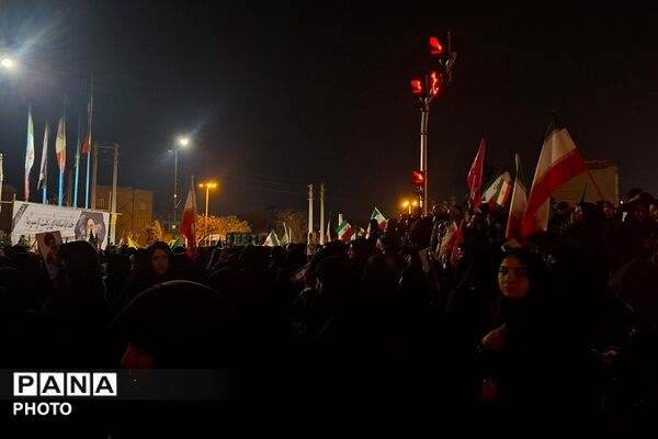قرچکی‌ها خیابان را رها نمی‌کنند