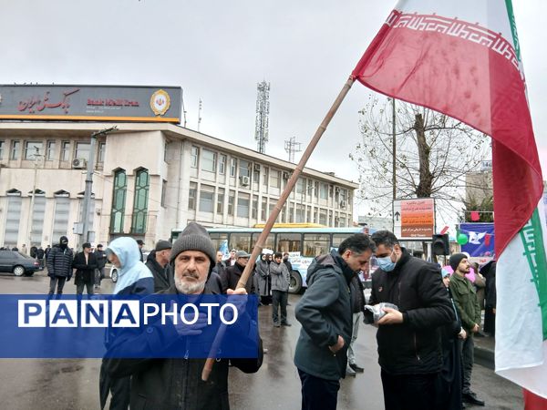 باران عشق وارادت به انقلاب همراه با باران‌ها ی نقره‌ای رشت