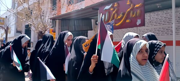 مردم فارسان یکپارچه در حمایت از قدس به خیابان آمدند