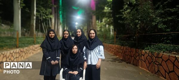 جشنی به پاس تجلیل از افتخار آفرینی دانش آموزان دبیرستان وکیلی۱۰