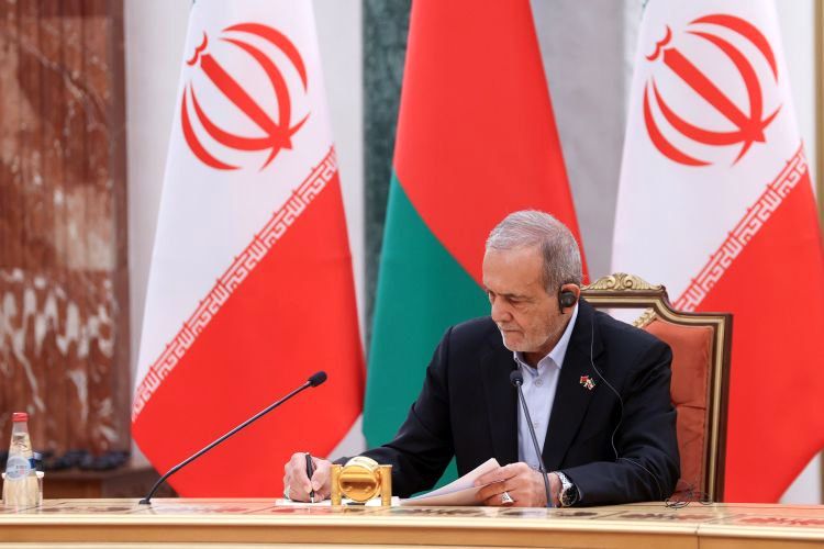 ۱۲ سند همکاری و ۱ بیانیه مشترک میان ایران و بلاروس امضا شد