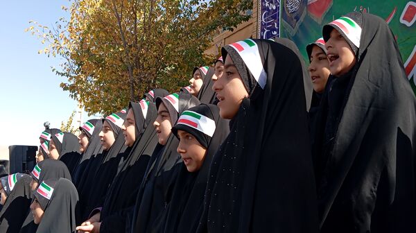  ۱۳ آبان؛ فریاد ایستادگی و عزت ایرانی در شهر بن 