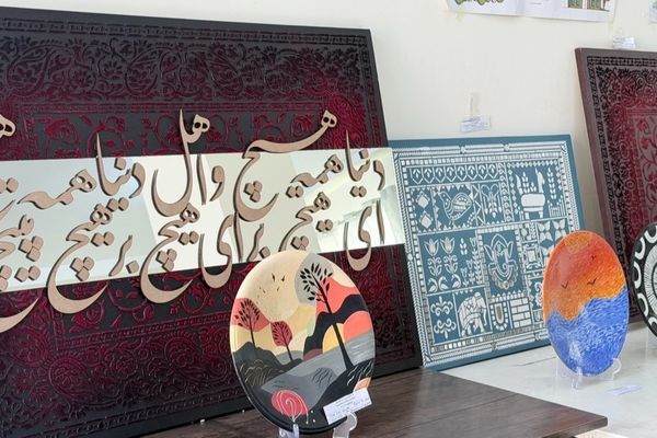 افتتاح نمایشگاه دست‌سازه‌های دانش‌آموزی در هنرستان صدیقه طاهره(س)