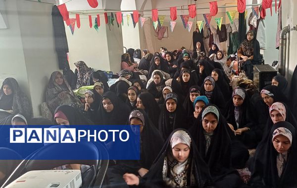 دانش آموزان  در جست و جوی آرامش و نزدیکی به خدا