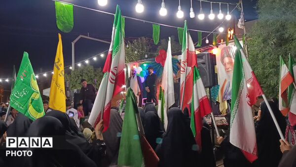 خاطره‌گویی نیروهای پدافند در تجمع شبانه محله شیخ آباد قم
