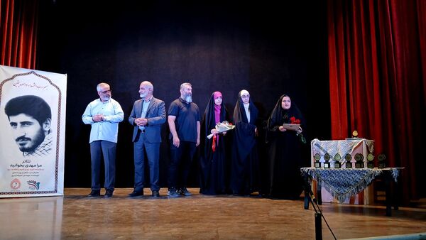 نمایش «مرا مهدی بخوانید» در فرهنگسرای امام علی(ع) هشتگرد به روی صحنه رفت