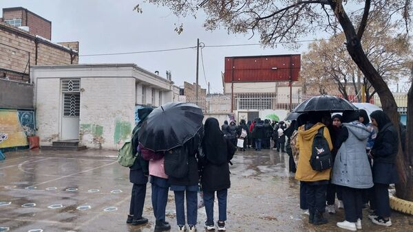اولین بارش باران الهی در شهر زیبای  نیشابور 