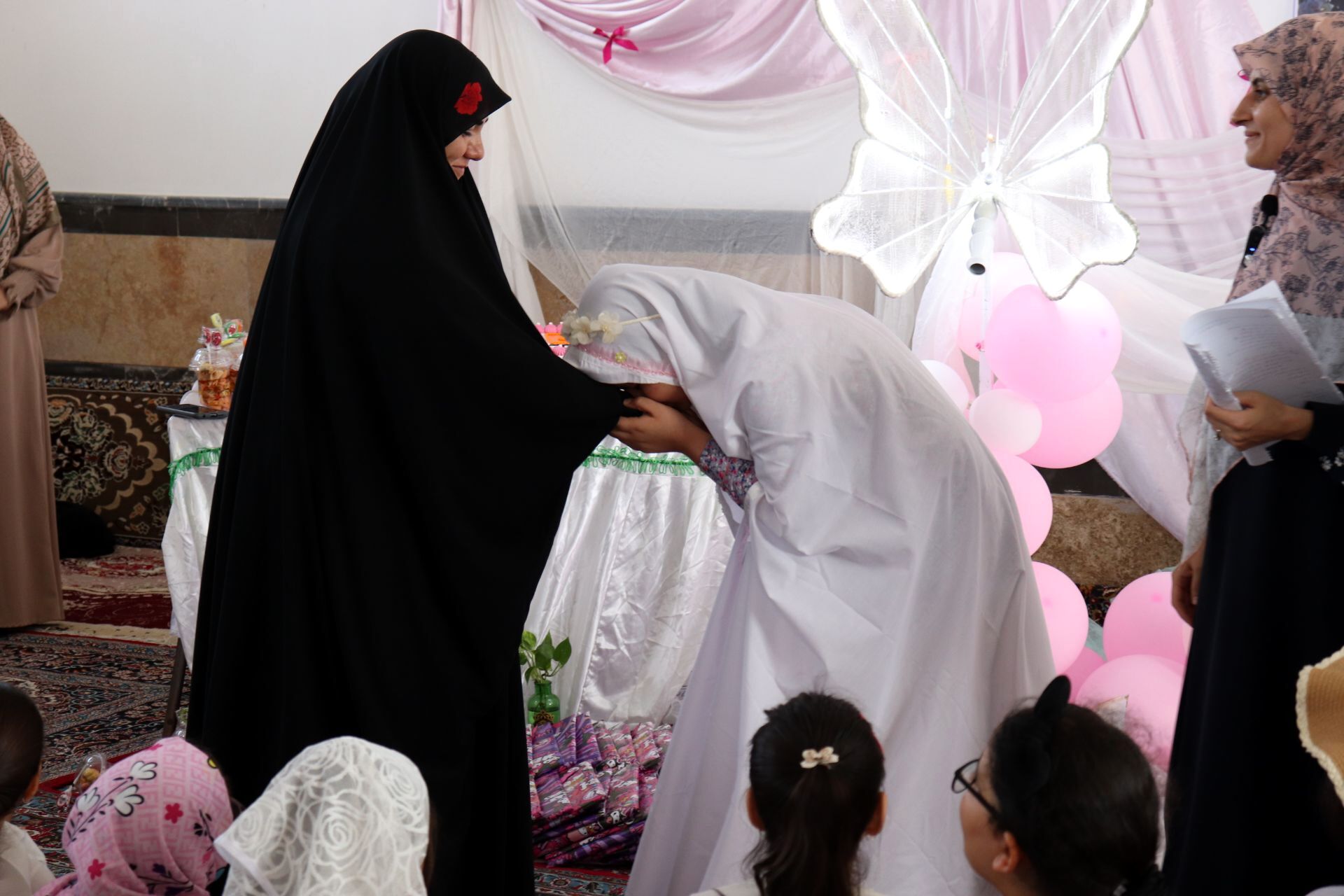 جشن تکلیف دختران اسلامشهری در مسجد الهادی (ع)