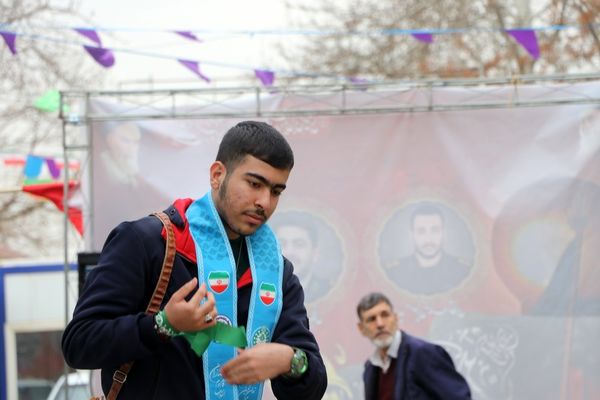 پیشتازان؛ راویان امروزِ انقلاب