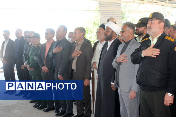 غبارروبی مزار مطهر شهدا به مناسبت آغاز دهه مبارک فجر در فراشبند