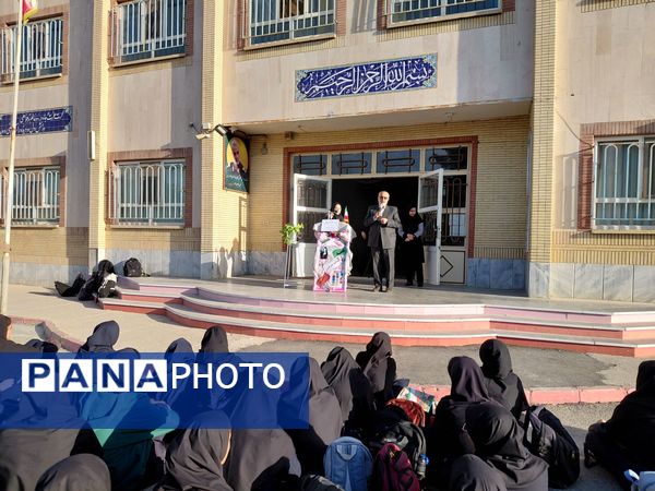 گرامیداشت  هفته پدافند غیرعامل در مدرسه نمونه ایمان 