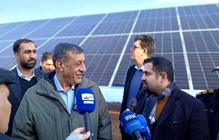بازدید معاون اجرایی رئیس‌جمهور از نیروگاه خورشیدی ۶ مگاواتی فرودگاه ماکو