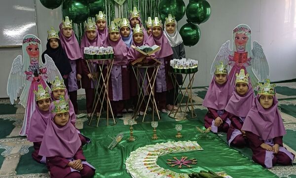 جشن قرآن پایه اول در دبستان دخترانه امام هادی (ع)