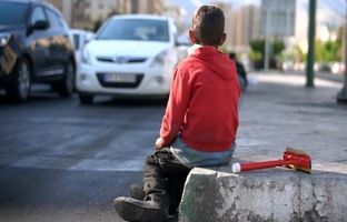 جمع‌آوری کودکان کار مشکلی را حل نمی‌کند/ لزوم حمایت از خانواده‌های کودکان کار