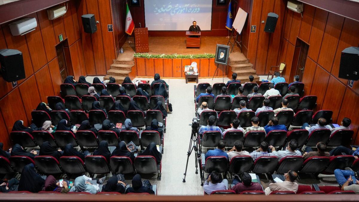 آموزش مهارتی باید در خدمت ایران قوی و استقلال اقتصادی قرار گیرد