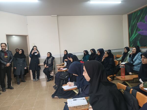 هفته ماها در دبیرستان آرمینه مصلی نژاد ناحیه ۷ مشهد 