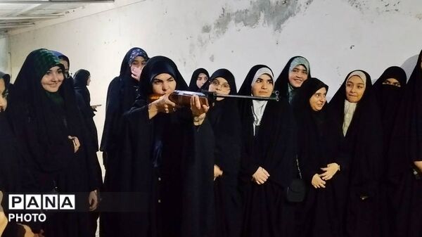 پاتوق فرهنگی دختران نوجوان مبارز