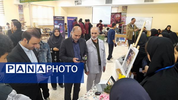 نمایشگاه کارآفرینی در هنرستان مولا متقیان