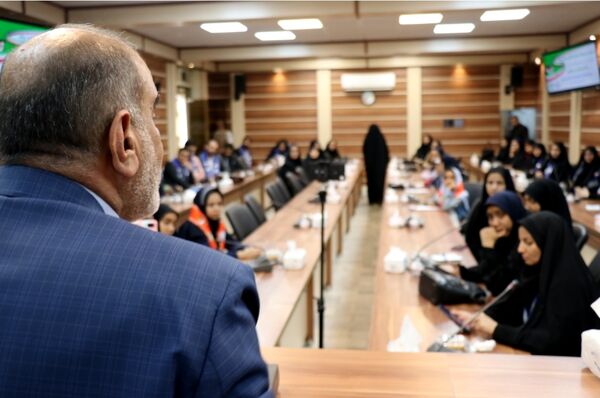نشست مشاور وزیر در امور تشکل‌های دانش‌آموزی با کارشناسان سازمان دانش‌آموزی استان خراسان رضوی
