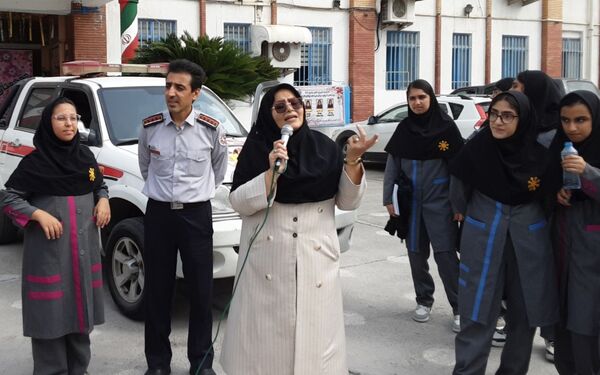 مانور آتش نشانی در دبیرستان فرزانگان قائمشهر