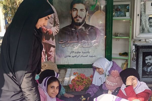 اجرای طرح «لاله‌های روشن» در دبستان آزاده ناحیه 2 شهرری 