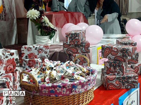 هیئت رضوی نیشابور میزبان دانش آموزان مدرسه کوثر در جشن روز دختر