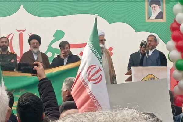 حضور اقشار مختلف مردم شهرری در راهپیمایی ۲۲ بهمن