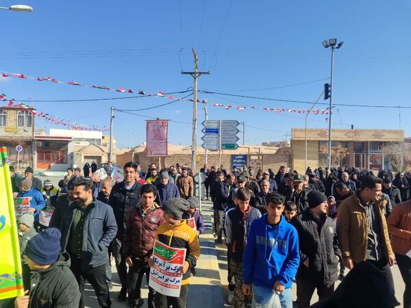 حضور پرشور مردم انقلابی شهر حسن آباد جرقویه علیا در راهپیمایی یوم الله ۲۲ بهمن