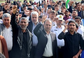حضور پرشور نوجوانان قلعه‌گنج در راهپیمایی ۲۲ بهمن
