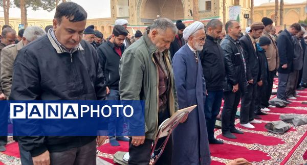 اقامه نماز پرفیض جمعه در سمنان